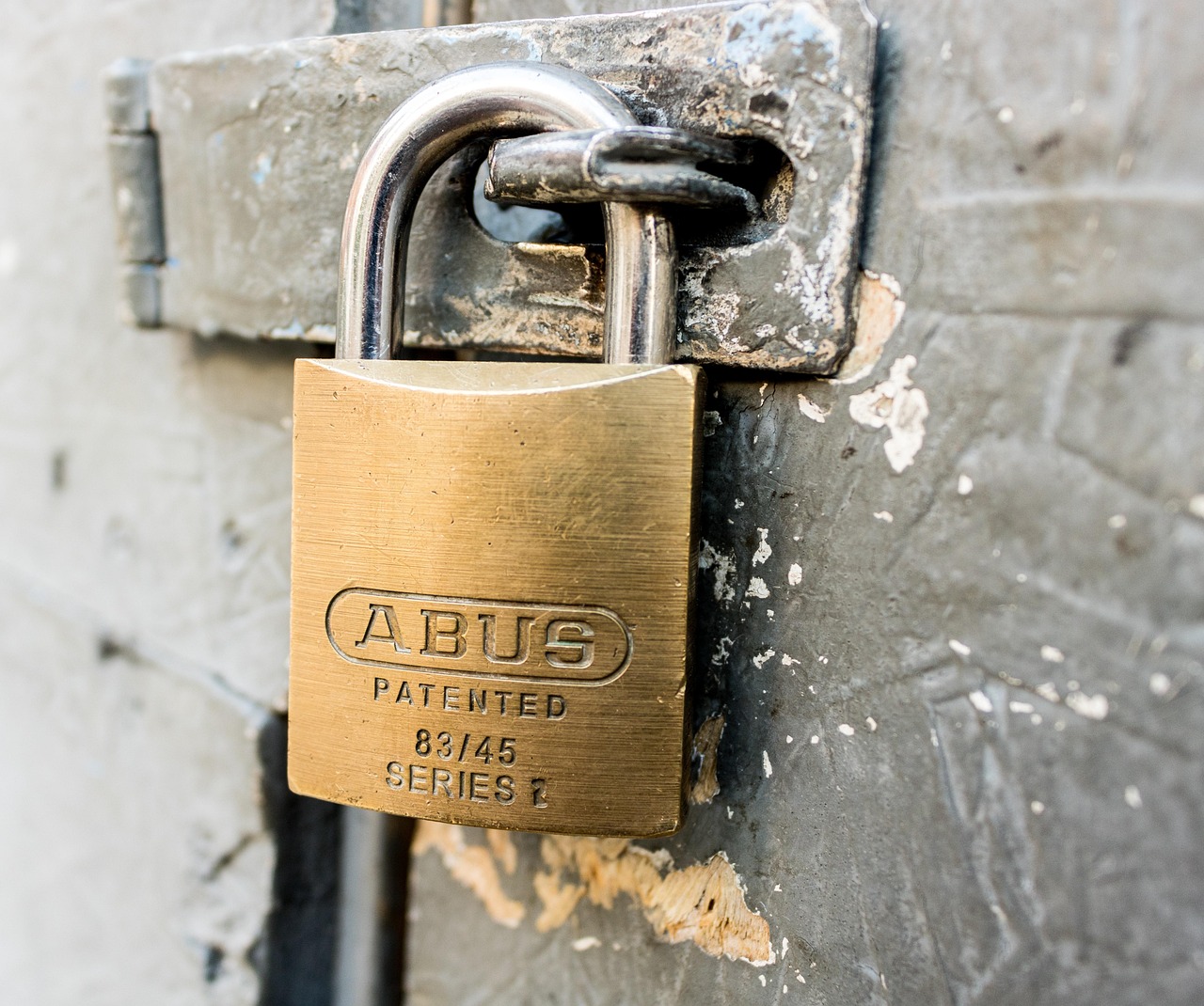 changer serrure porte intérieure : guide pratique et étapes clés remplacement de serrure de porte intérieure : service rapide et professionnel pour assurer la sécurité et le bon fonctionnement de vos portes intérieures.